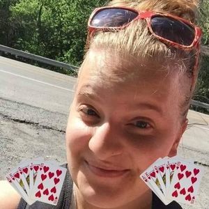 Meet your Posher, Olivia